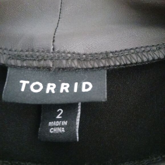 Torrid Plus Size 2X Black Faux Leather Mock Neck Bodysuit, Snap Crotch - Picture 6 of 7